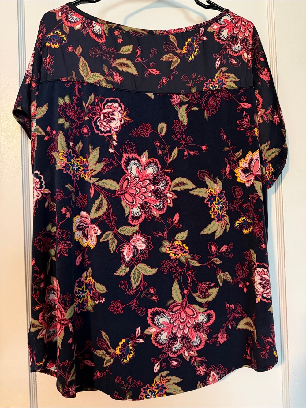 Lane Bryant Navy Floral Short-Sleeve Tunic with Red and Pink Blossoms - Picture 4 of 4